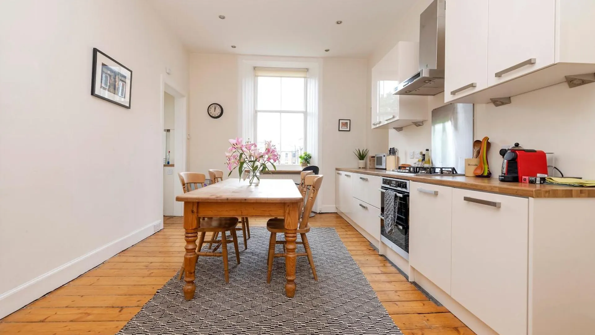 Tasteful 1-Bedroom Apartment Near Edinburgh Meadows 0*,