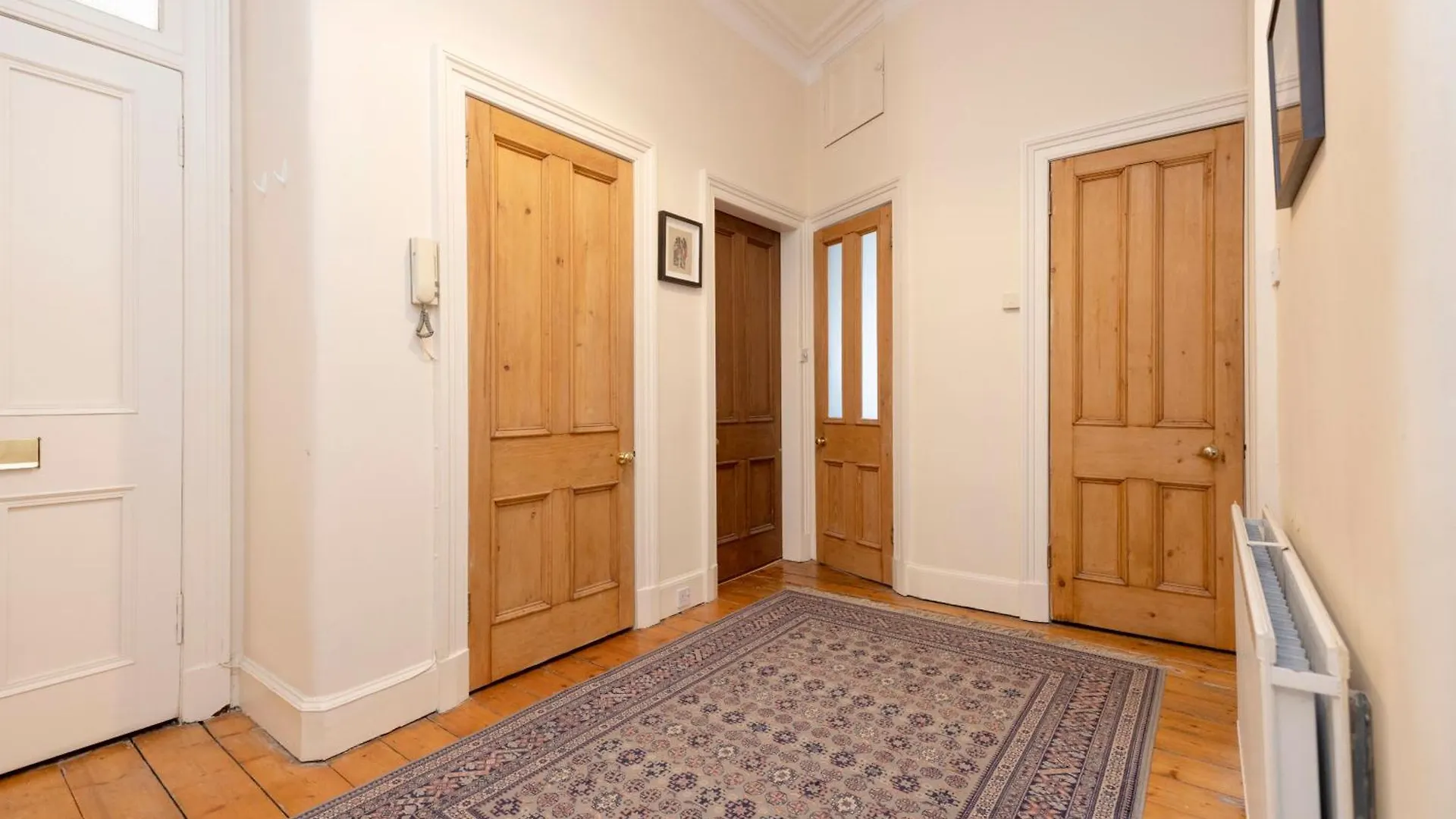 Tasteful 1-Bedroom Apartment Near Edinburgh Meadows